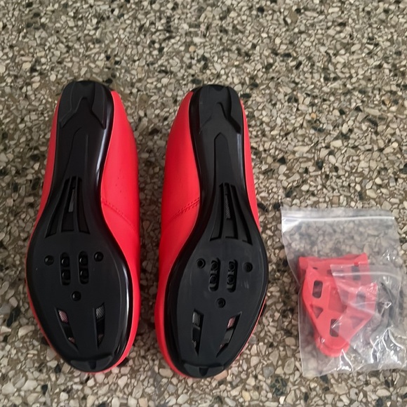 SPEED Cycling Shoes - Brand New SZ 38, Red/Black color - Picture 5 of 5